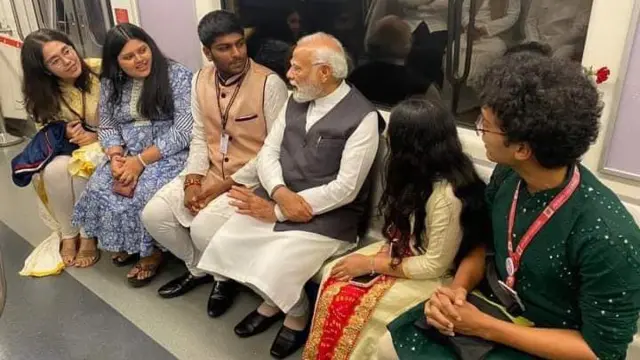 19 जानेवारी 2023 रोजी पंतप्रधान नरेंद्र मोदी यांनी मुंबईत मेट्रो 7 आणि मेट्रो 2 अ चे लोकार्पण केले.