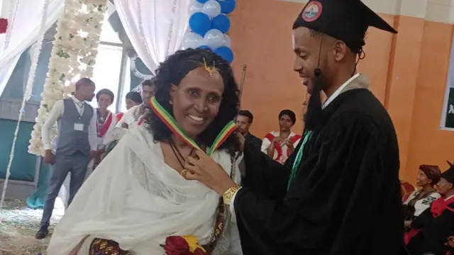 Barataa Daagim achuma galma eebbaa keessa medaaliyaa warqii argate harmee isaaf gumaachuun namoota garaa nyaate