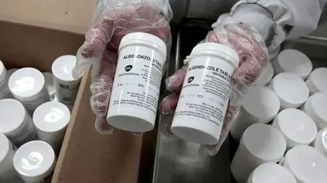 এমন অনেক ওষুধ রয়েছে যার উপাদান পেট্রোকেমিক্যালের উপর ভিত্তি করে তৈরি করা হয়- প্রতীকী ছবি।