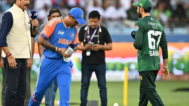 நடப்பு தொடரில் 2 முறையும் பாகிஸ்தானை வீழ்த்தியுள்ளது இந்தியா.