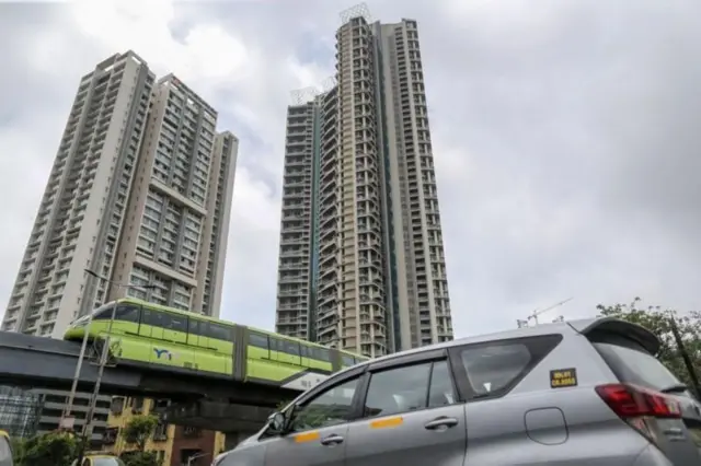 शेअरबाजारातील अनिश्चितता पाहून, अनेक लोक आता गुंतवणुकीसाठी नवीन पर्याय शोधत आहेत.