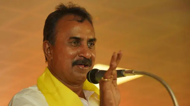தேர்தல் முடிவுக்கு பிறகு திமுகவை ஆதரிப்பது போல ஒரு தோற்றம் வந்ததால் நாங்கள் தவெகவை ஆதரித்தோம். ஆனால் எங்கள் கட்சி அதிமுகதான்” என்றார் எஸ் பி வேலுமணி. 
