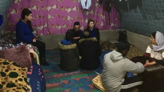 Zahra, bidix, gudaha teendhada ay ku nooshahay, oo ku taalla gudaha xero