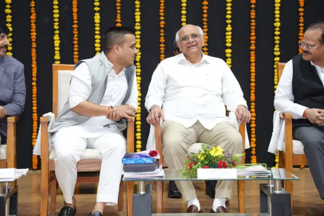 ગોપાલ ઇટાલિયા, હર્ષ સંઘવી, ગુજરાત, રાજકારણ, ભાજપ, આમ આદમી પાર્ટી, બીબીસી ગુજરાતી