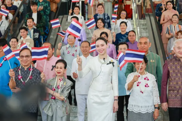 ซาบีดา ไทยเศรษฐ์ รมว.วัฒนธรรม สวมชุดไทย ร่วมงาน "ภูมิใจแต่งไทยทั้งแผ่นดิน" ซึ่งจะจัดขึ้นตลอดเดือน เม.ย.