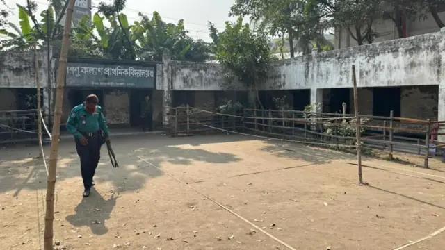 গত সাতই জানুয়ারির নির্বাচনে ভোটকেন্দ্রে ভোটার উপস্থিতি ছিল কম।