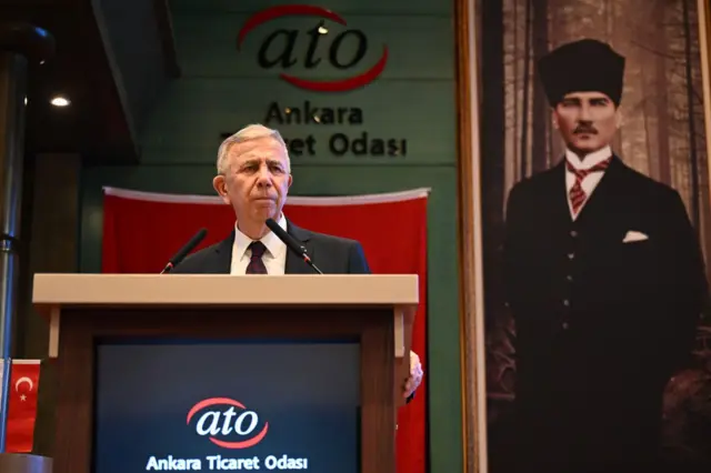 ABB Başkanı Mansur Yavaş, CHP'den istifa eden Mesut Özarslan'ı, 