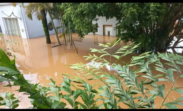 Área externacomo ganhar dinheiro nos slotscasa completamente inundada