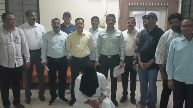 अटकेतील आरोपी