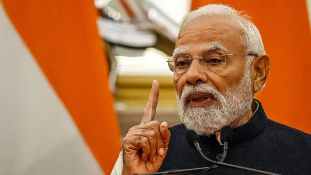 नरेंद्र मोदी