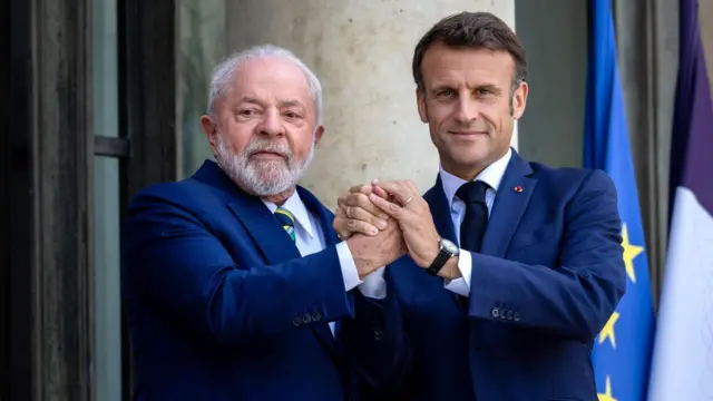 Lula e Macron, durante uma reuniãoaposta gratis futeboljunhoaposta gratis futebol2023