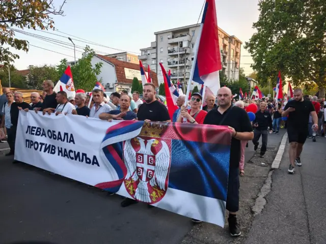 skup sns, pristalice sns protiv blokada, šetnja sns protiv blokada 13. septembra