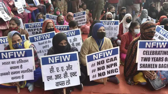 এনআরসি-সিএএর বিরুদ্ধে দিল্লির শাহীনবাগে প্রতিবাদ