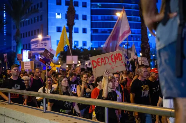 যুদ্ধ সম্প্রসারণ পরিকল্পনার প্রতিবাদে তেল আভিভে সরকার বিরোধী বিক্ষোভ