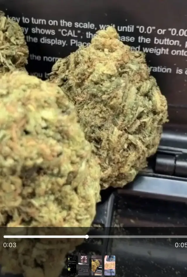 Des emballages de drogues