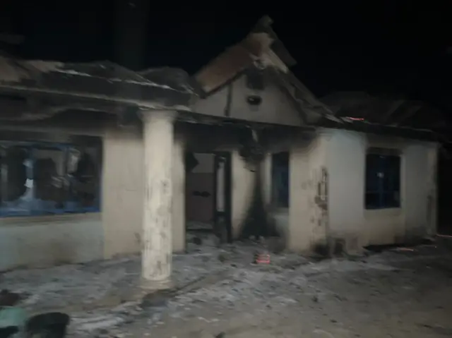 Ile ti wọn jo lasiko ija oselu ni Ede