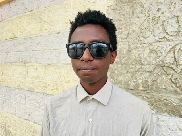 ተምሃሪ ኣዶናይ ካብቶም ተሸለምቲ ተመሃሮ እዩ ነይሩ