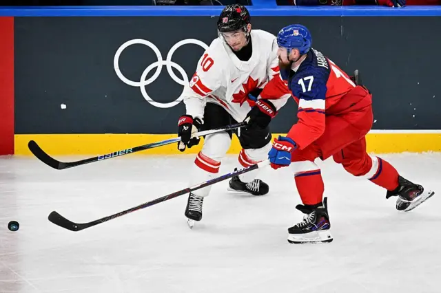 Первый матч в группе А между Канадой и Чехией 