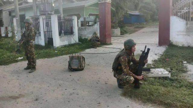 ထီးချိုင့်မှာဘာတွေဖြစ်နေလဲ