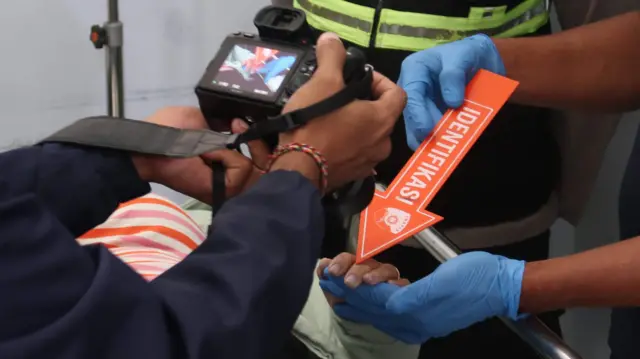 Pemudik asal Kebumen, Jawa Tengah tersebut, meninggal dunia di dalam bus yang ditumpanginya ketika terjadi kemacetan panjang di jalur Denpasar-Gilmanuk.