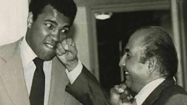 मोहम्मद रफी हे बॉक्सर मोहम्मद अलीचे खूप मोठे चाहते होते.