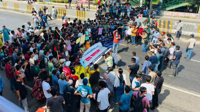 Jahangirnagar University students protested by blocking the Dhaka Aricha highway