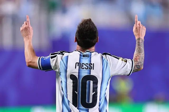 El argentino Lionel Messi celebra en el partido de Argentina y Argelia, disputado en el Kansas City Stadium el 16 de junio de 2026 en Kansas City, Estados Unidos.