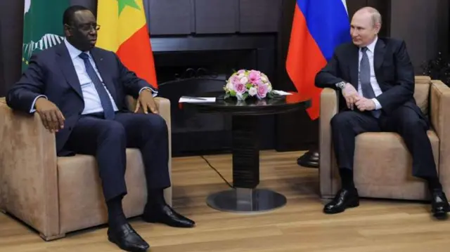 የሴኔጋል ፕሬዝዳንት ማኪ ሳል እና የሩሲያው ፕሬዝዳንት ቭላድሚር ፑቲን