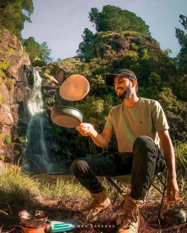 'මං සරන්නා' ලෙස සමාජ මාධ්‍යයේ ප්‍රසිද්ධ සංචාරකයෙකු වන ඉඳුනිල් විජේකෝන්