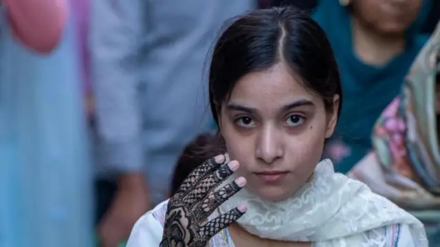 બીબીસી ગુજરાતી વકફ બિલ મિલકત મુસ્લિમ મુસલમાન બંધારણ લોકસભા સંસદ મસ્જિદ