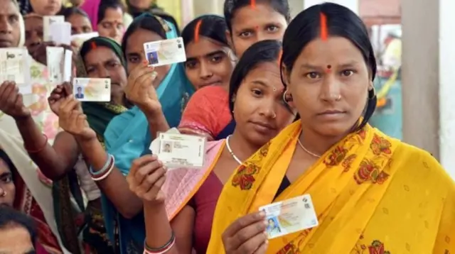 మహిళా ఓటర్లు