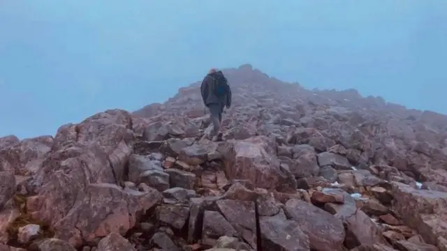 නොවැම්බරයේ ෂීහලියන් කඳු මුදුන අසල