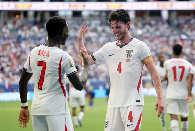 Bukayo Saka dan Declan Rice