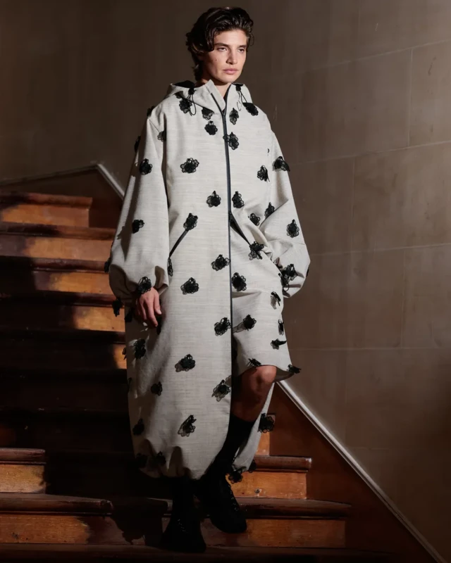 Danimarkalı tasarımcı Cecilie Bahnsen'in 2025 ilkbahar/yaz koleksiyonu