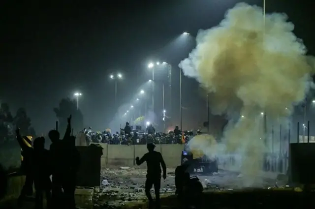 শম্ভু সীমান্তে হরিয়ানার অন্তর্ভুক্ত অঞ্চলে আন্দোলনকারী কৃষকদের উপর ড্রোন ব্যবহার করে টিয়ার গ্যাসের শেল ফেলার বিষয়ে আপত্তি জানিয়েছে পাঞ্জাব সরকার