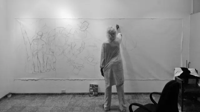 आफ्ना चित्र कोर्दै हुसेन 