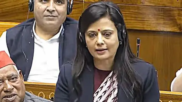 महुआ मोइत्रा