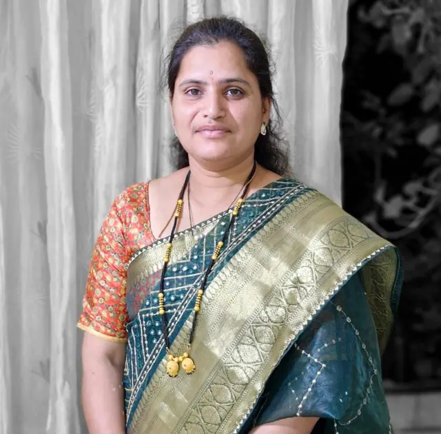 कुंभारवळण गावच्या सरपंच मंजुशा गोपाल गायकवाड