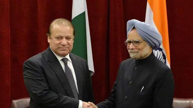 নওয়াজ শরিফের সঙ্গে মনমোহন সিং
