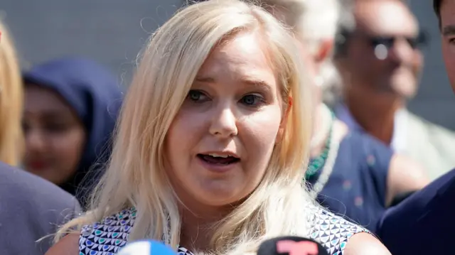 Virginia Roberts Giuffre, jedna z ofiar Jeffreya Epsteina, przemawia na konferencji prasowej po wysłuchaniu, podczas którego poszkodowani przez Epsteina składali oświadczenia.