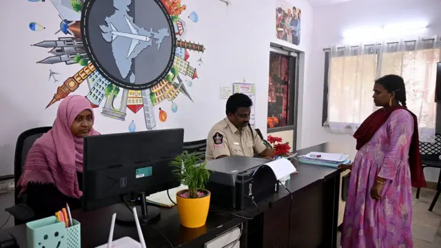 బాధిత కుటుంబసభ్యులు, ఫిర్యాదులు