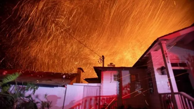 லாஸ் ஏஞ்சலிஸ் காட்டுத் தீ: வீடுகளை இழந்த பொதுமக்கள் - புகைப்படத் தொகுப்பு