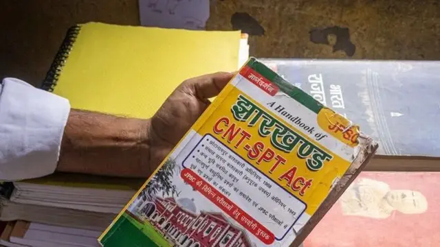 परीक्षेची तयारी करताना इतर मुलांना मदत व्हावी म्हणून सूरज यांनी एक पुस्तकही लिहिलं. 