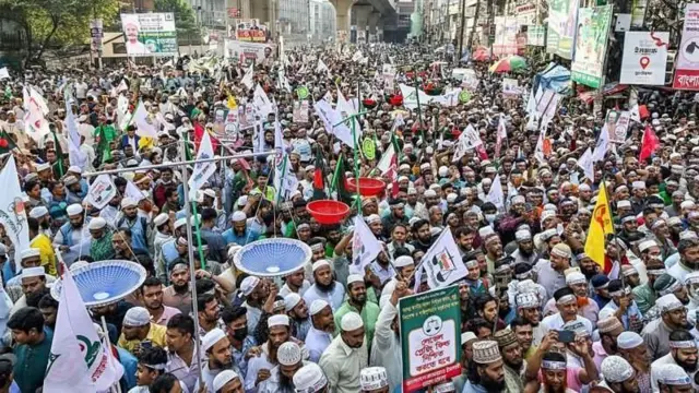 রাজনৈতিক বিশ্লেষকরা মনে করেন বাংলাদেশে ধর্মভিত্তিক দলগুলোর মধ্যে অনৈক্য ও বিভেদ তীব্র