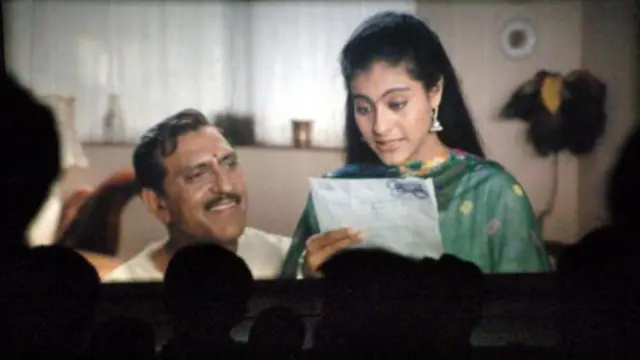 'दिलवाले दुल्हनिया ले जाएंगे' फ़िल्म में काजोल और अमरीश पुरी