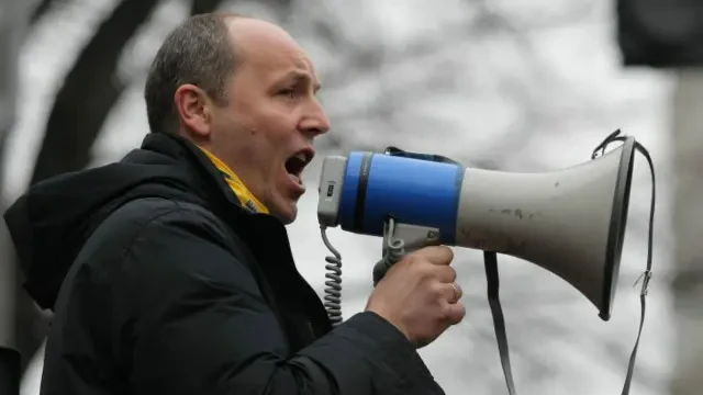 Парубій з гучномовцем