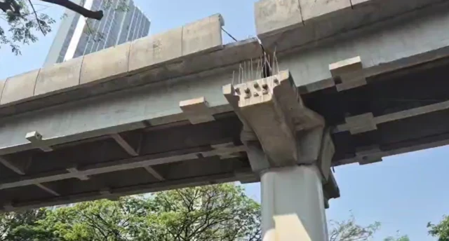 मुंबईत मेट्रोच्या पुलाचा भाग कोसळला, एकाचा मृत्यू