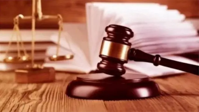 বর্তমানে দেশের অর্থ ঋণ আদালতগুলোয় খেলাপি ঋণের অভিযোগে ৭২ হাজার মামলা বিচারাধীন রয়েছে।