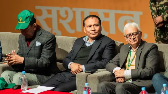 उज्यालो नेपाल पार्टी घोषणासभामा नेताहरू