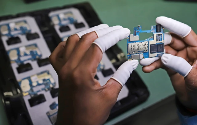 இந்தியாவின் மின்னணு ஏற்றுமதியில் தமிழ்நாடு 1 இடத்தில் உள்ளது. அமெரிக்க வரி, டிரம்ப் வரி, இந்தியா 50% வரி, trump tariffs, america tariff on india, usa tariff, tariff news today, Trump's 50%